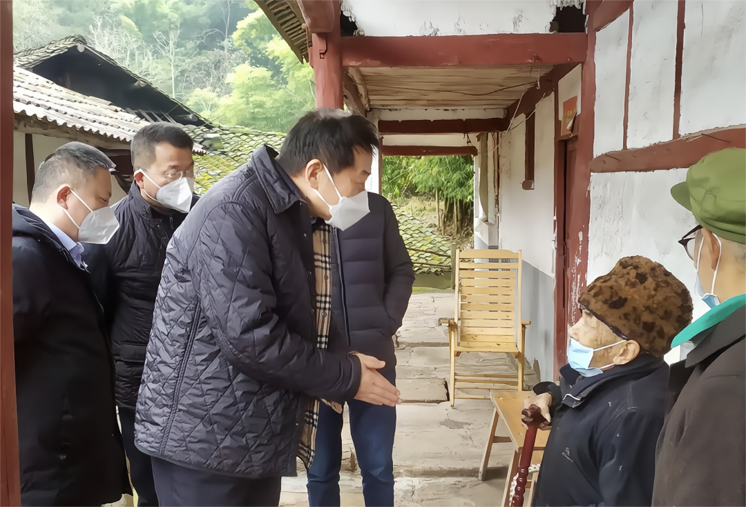 四川省尊龙凯时集团党委书记、董事长任丁率队赴嘉陵区开展帮扶工作
